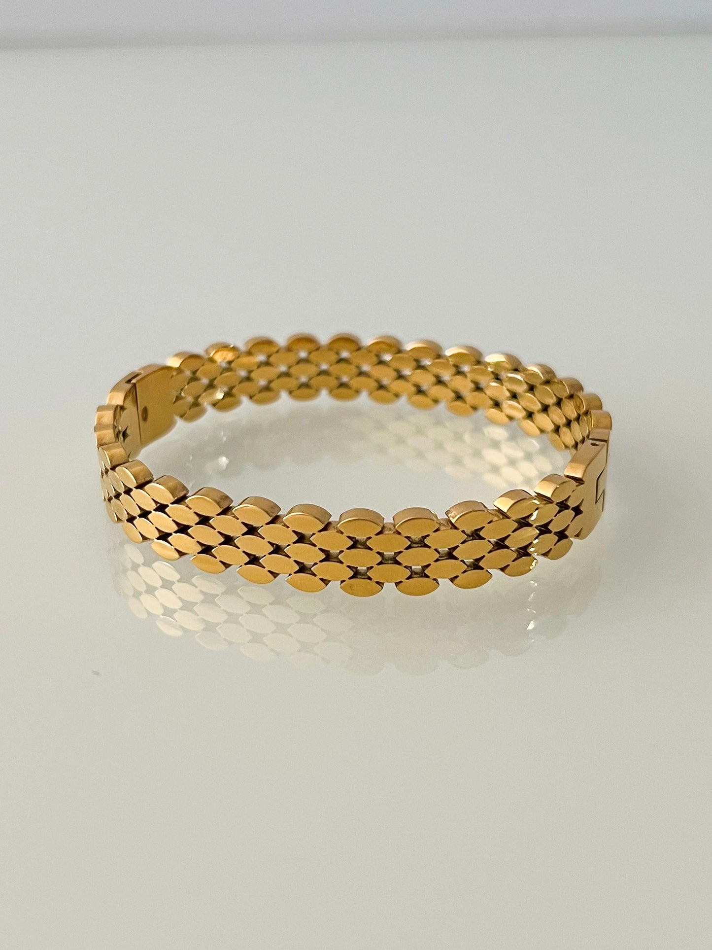 Mini Oval Bangle