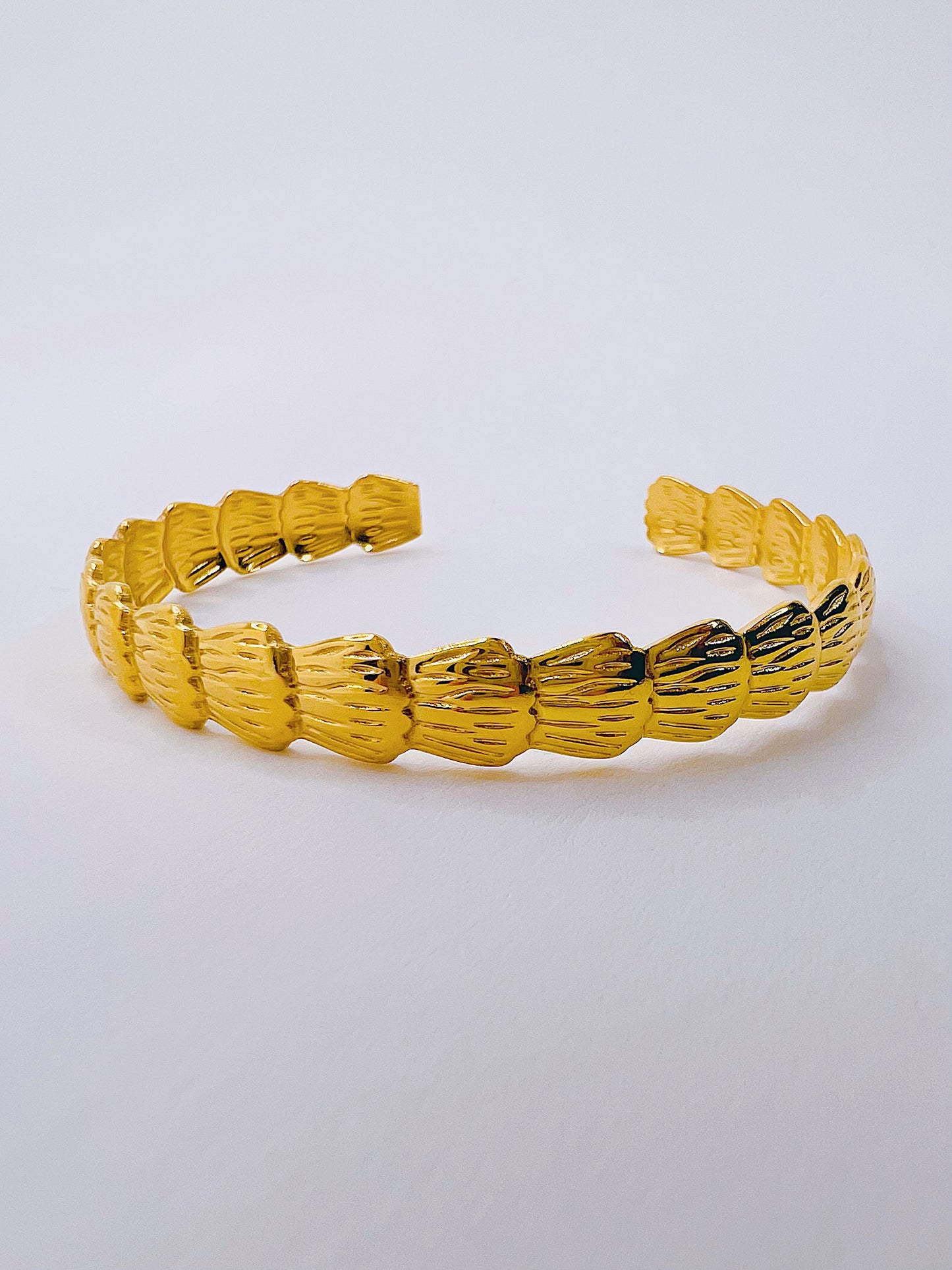 Shell Bangle Bracelet