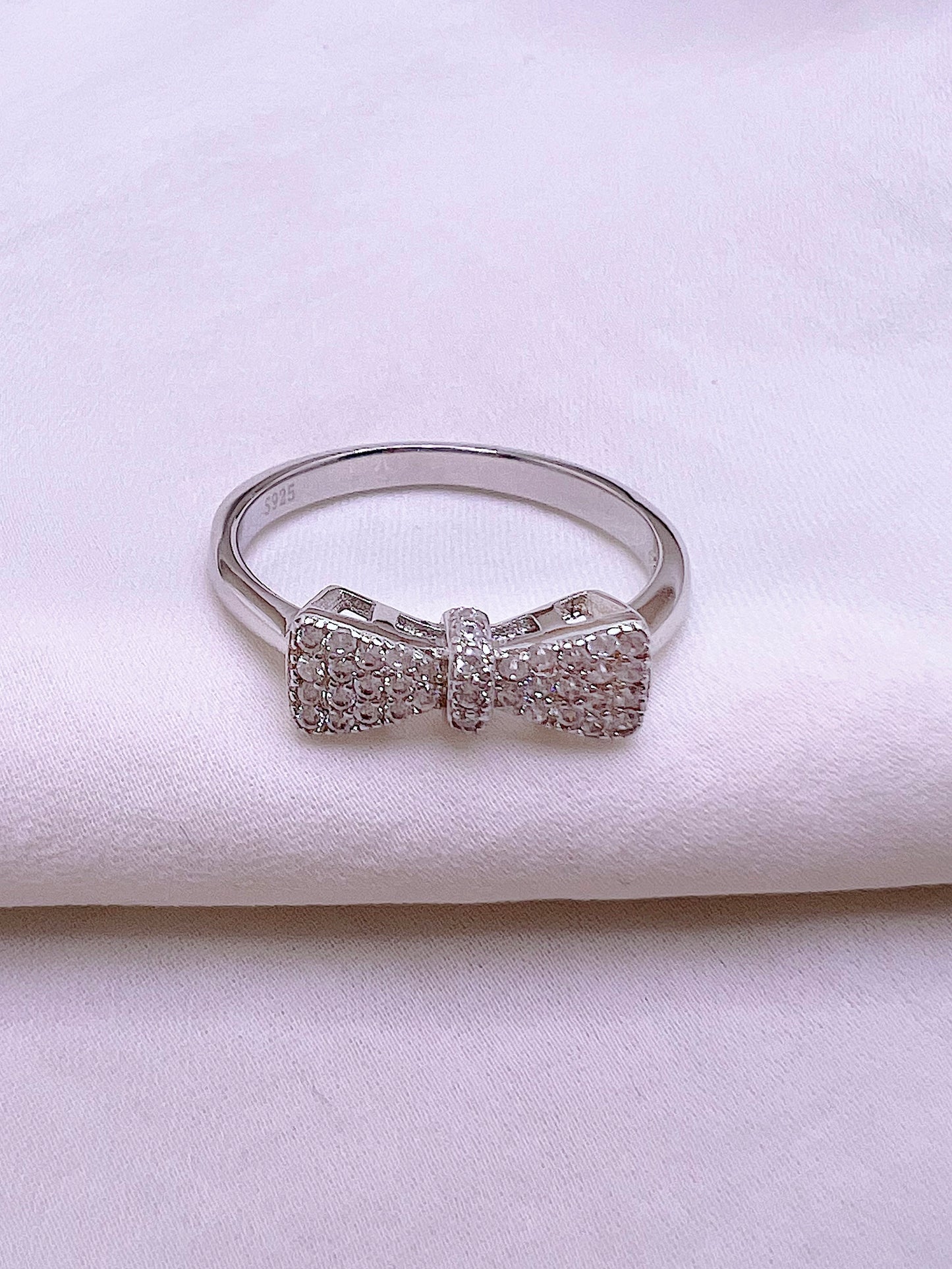Bowie's Bow Ring (925 Sterling Silver)