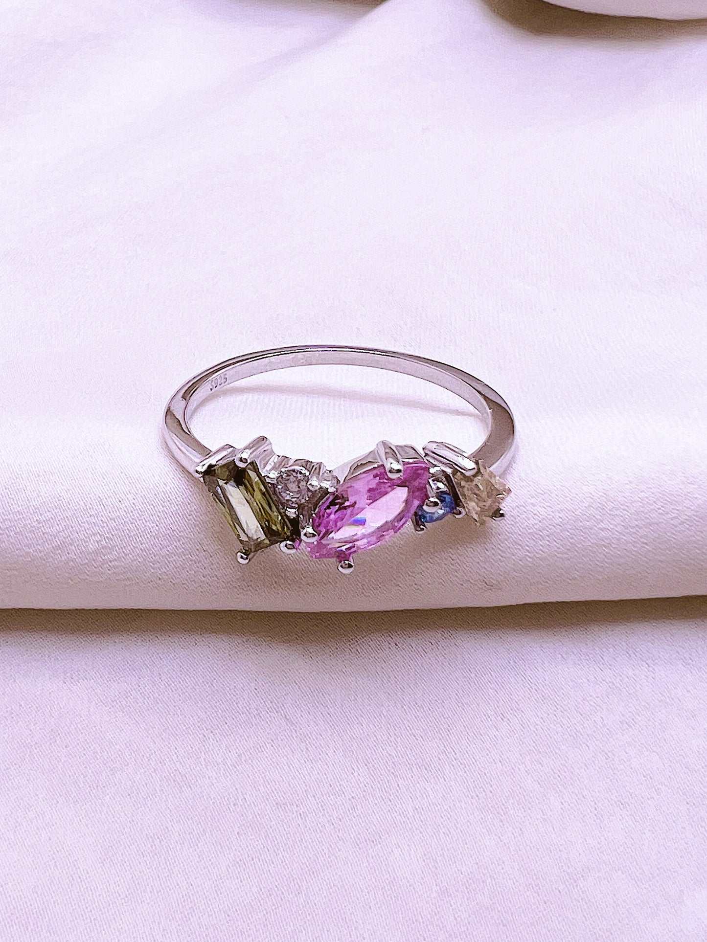 Rainbow Countess Ring (925 Sterling Silver)