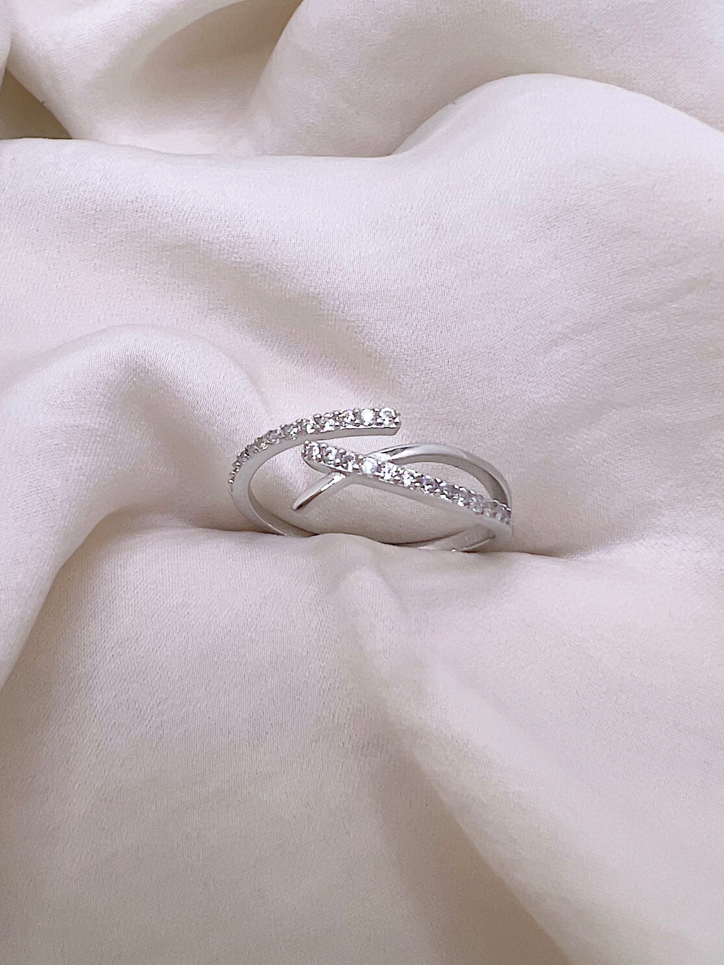 Eugenia Ring (925 Sterling Silver)