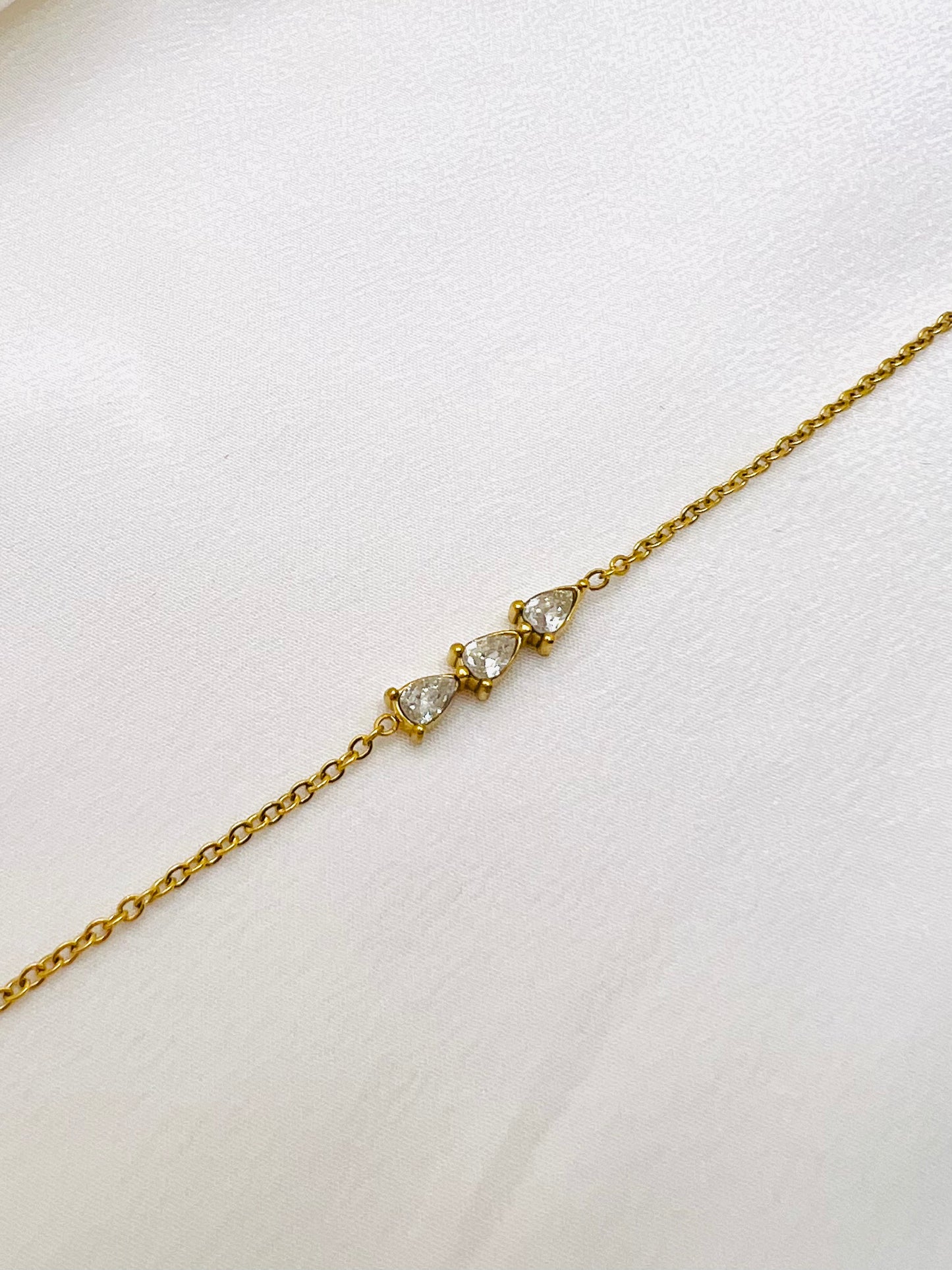 Dainty Triangle Bracelet - Paumi