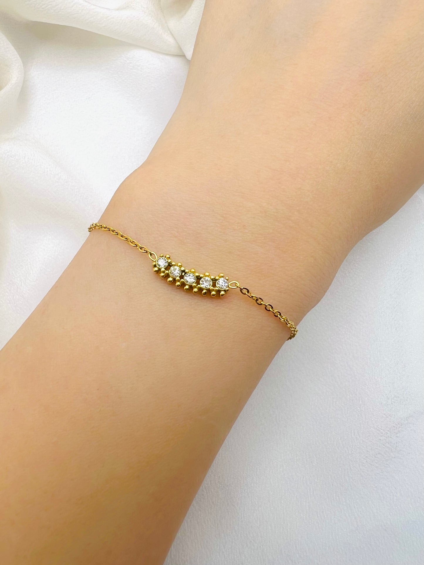 Dainty Linear Bracelet - Paumi