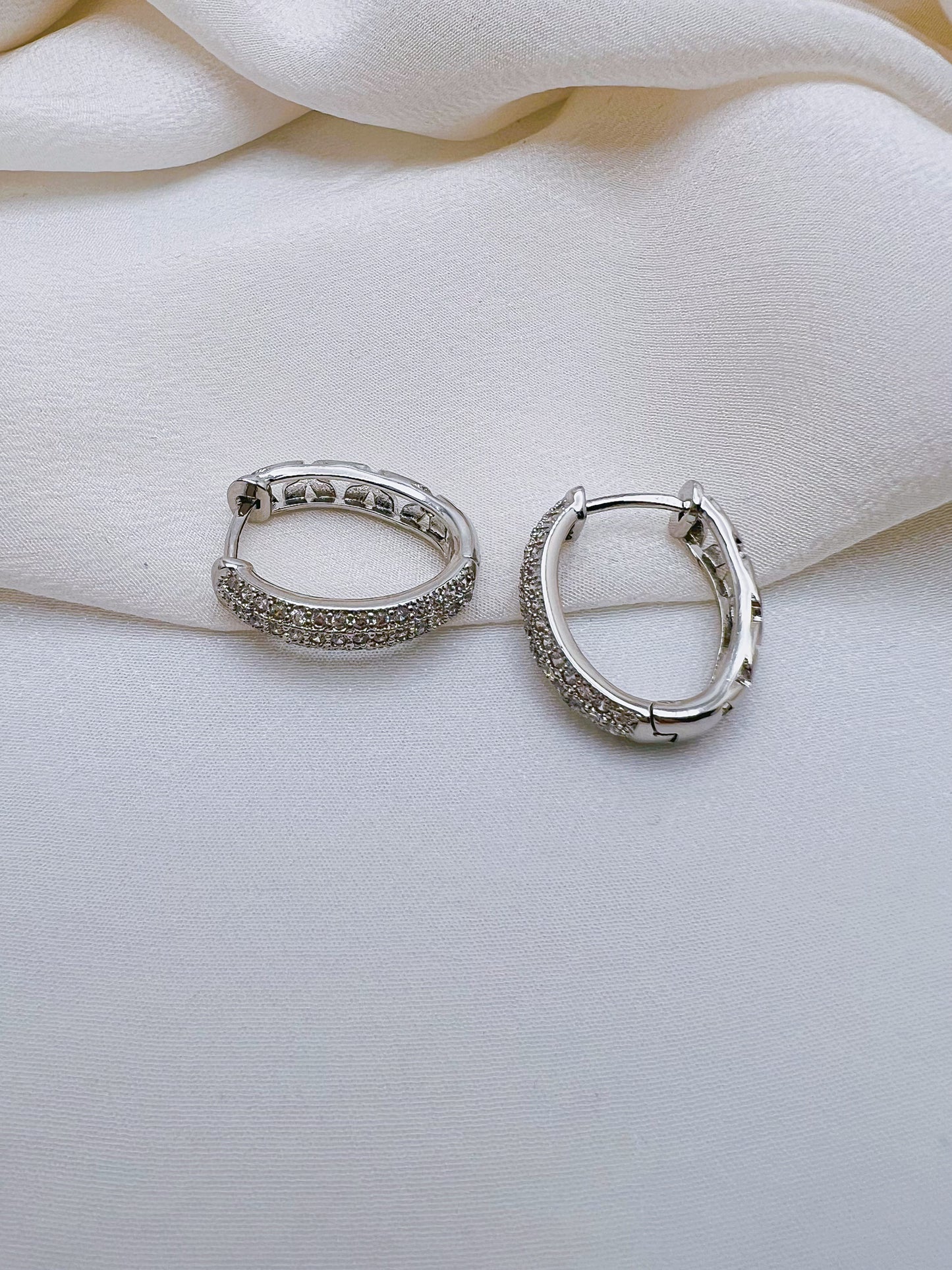 Aria Hoops Earrings - Paumi