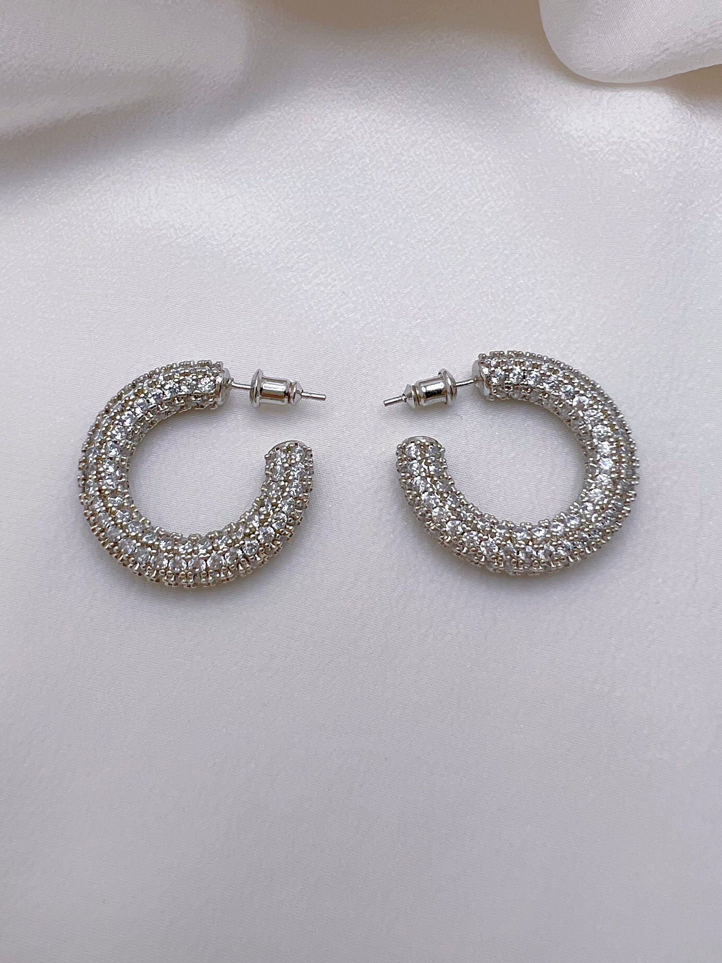 Cisne Hoop Earring - Paumi