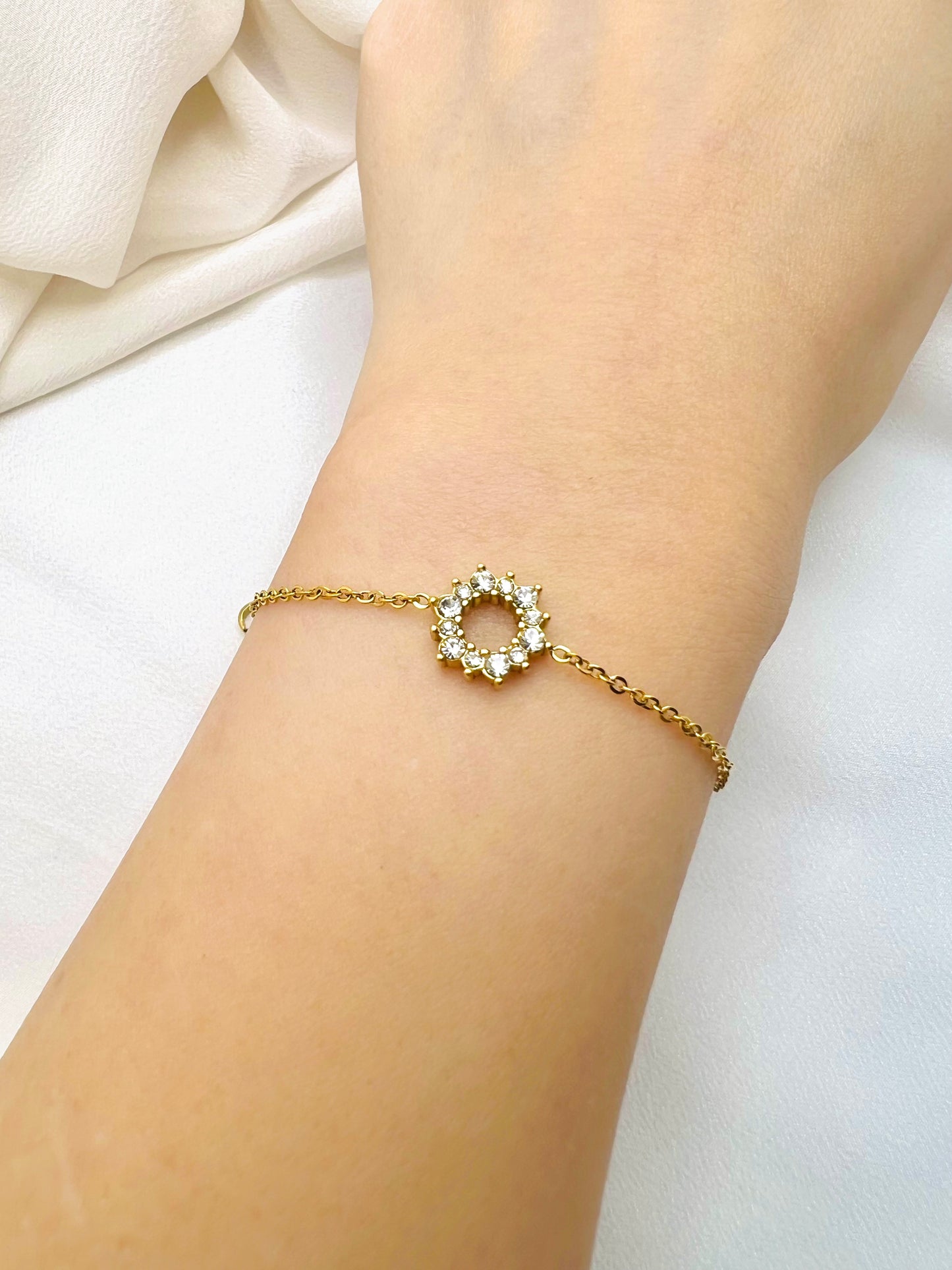 Dainty Wreath Bracelet - Paumi