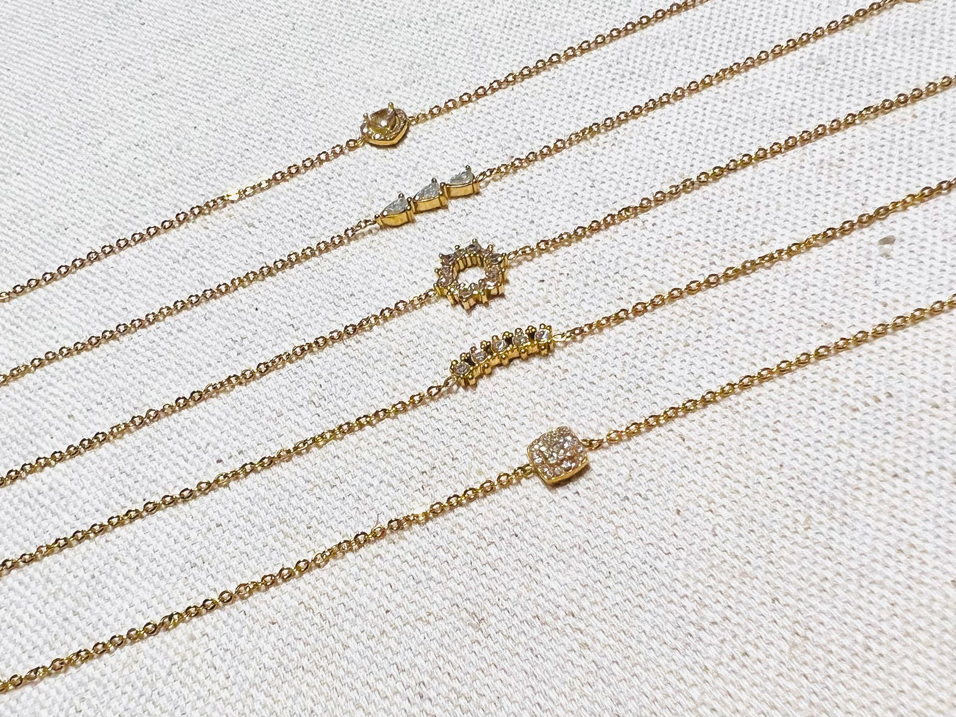 Dainty Linear Bracelet - Paumi