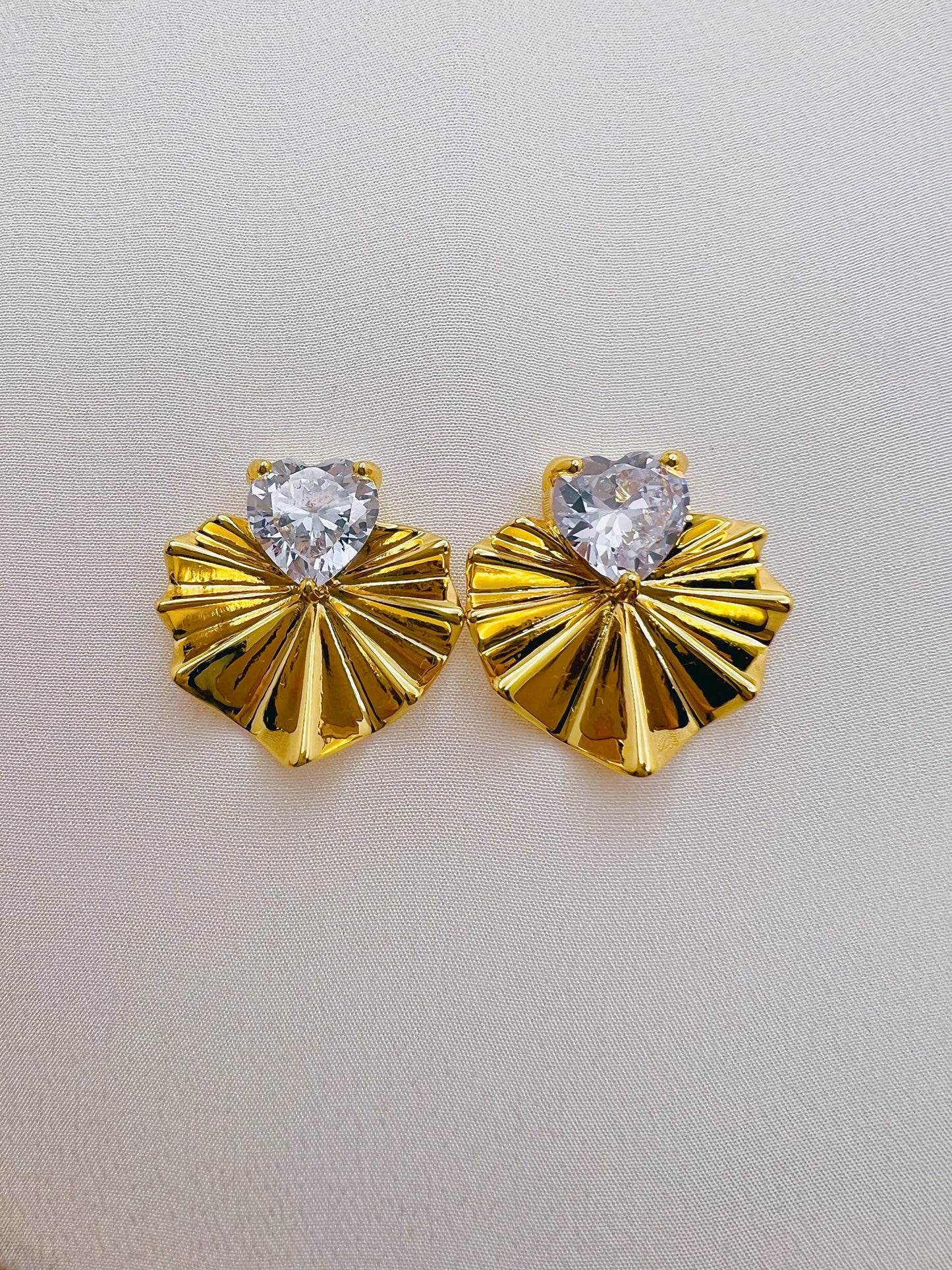 Folding Heart Studs Earrings - Paumi