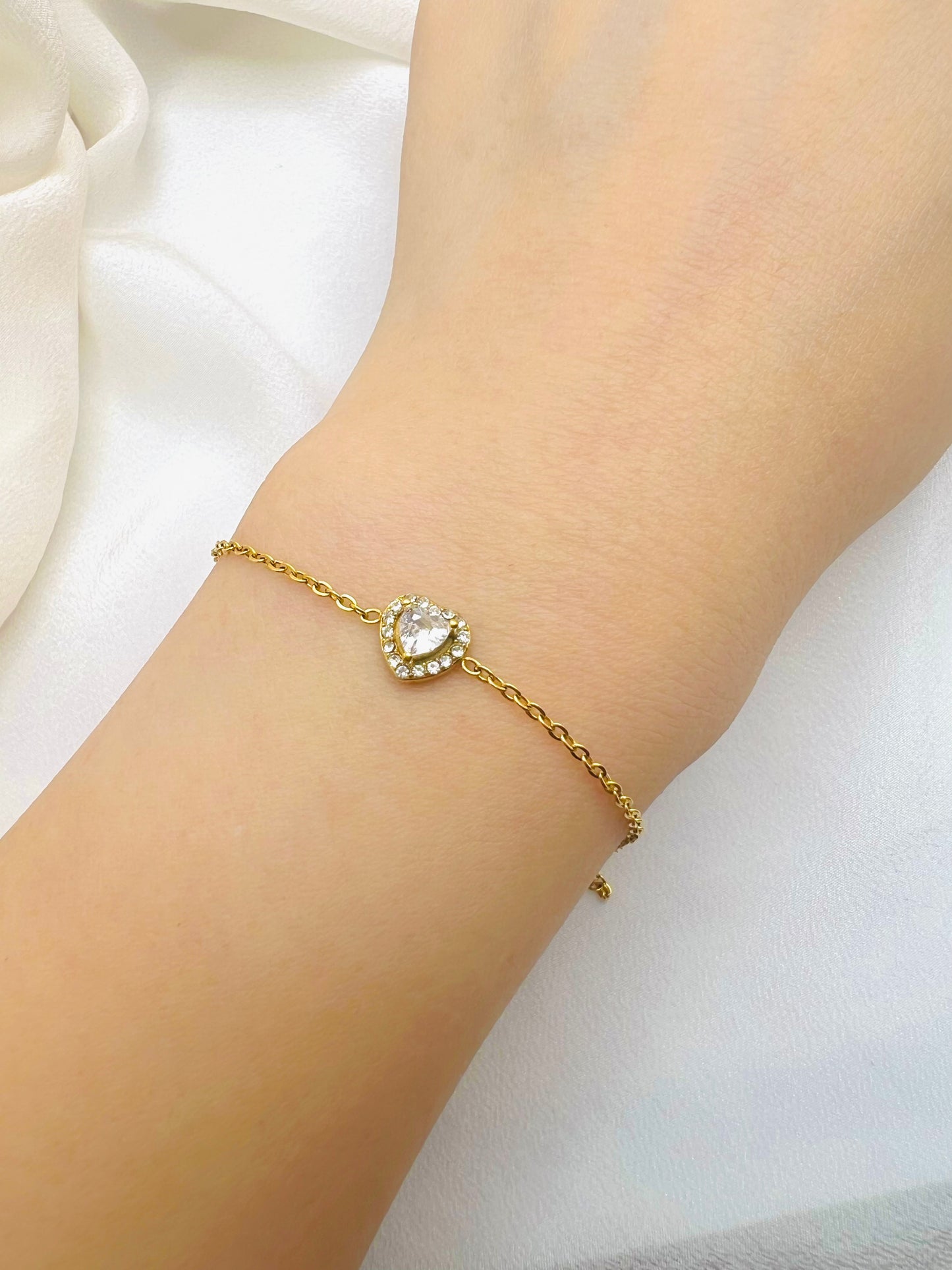 Dainty Heart Bracelet - Paumi
