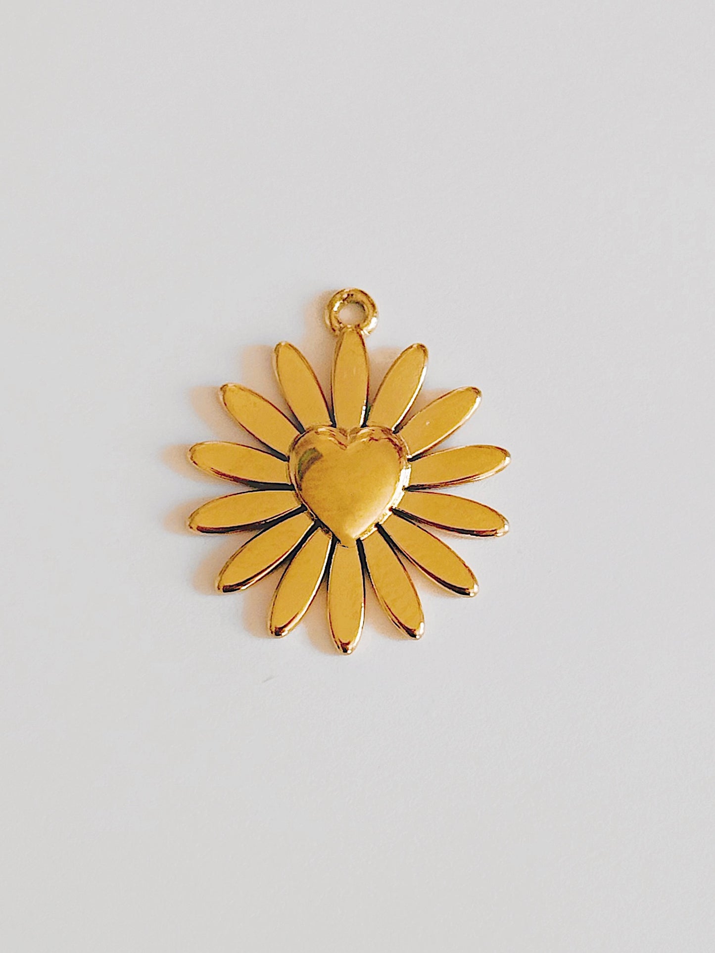 Daisy heart charm