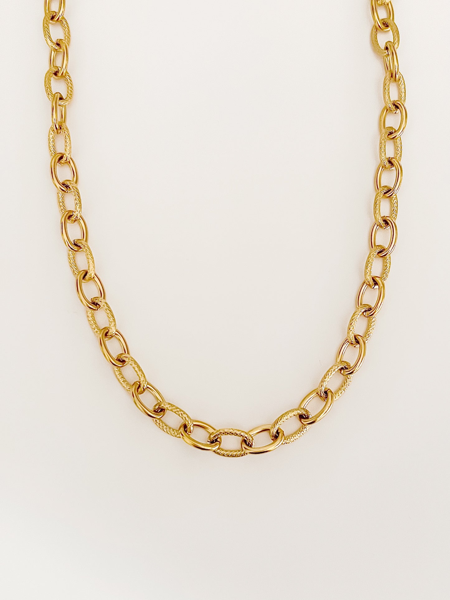 Oval mixed chain necklace