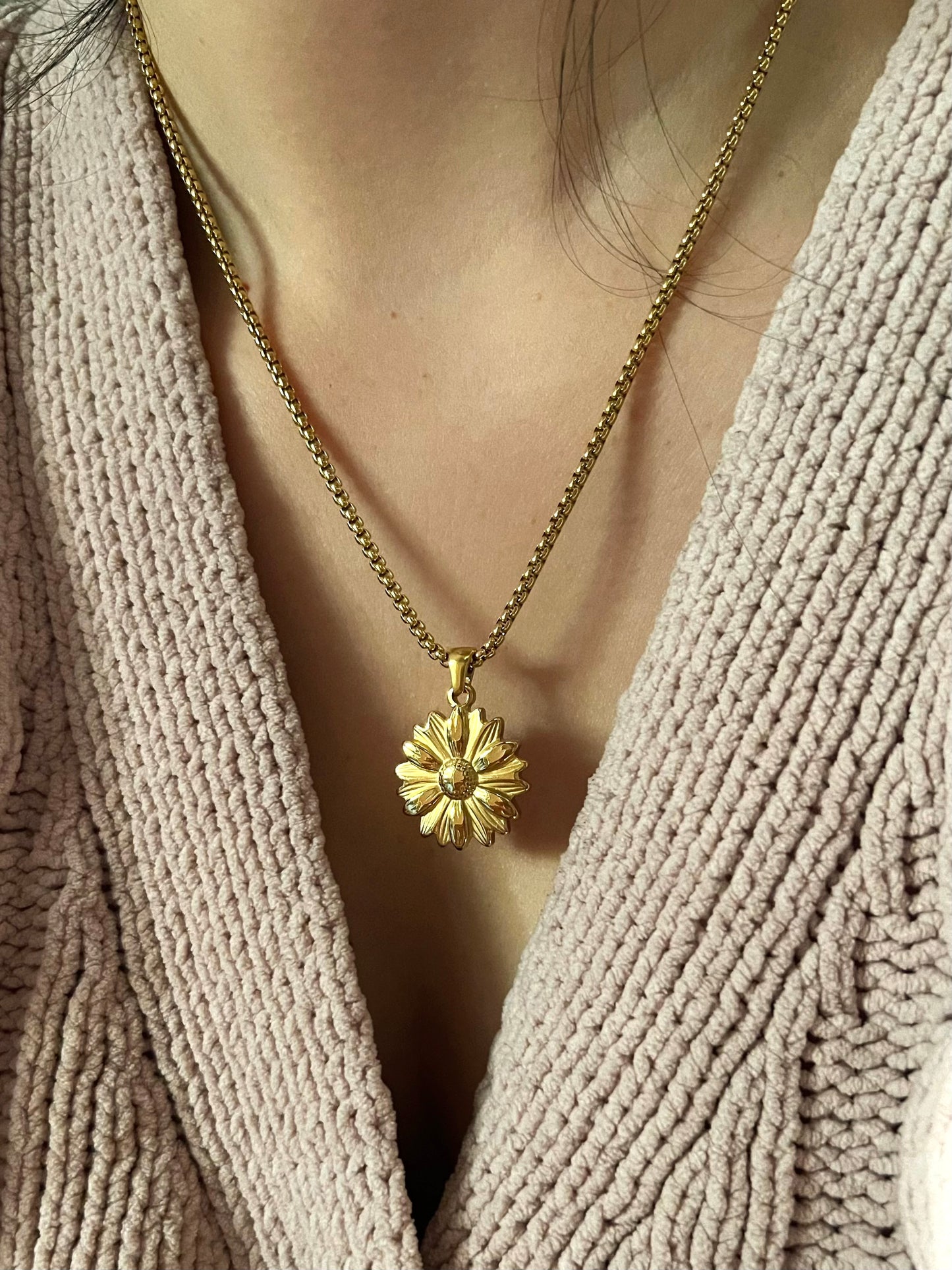 Daisy necklace