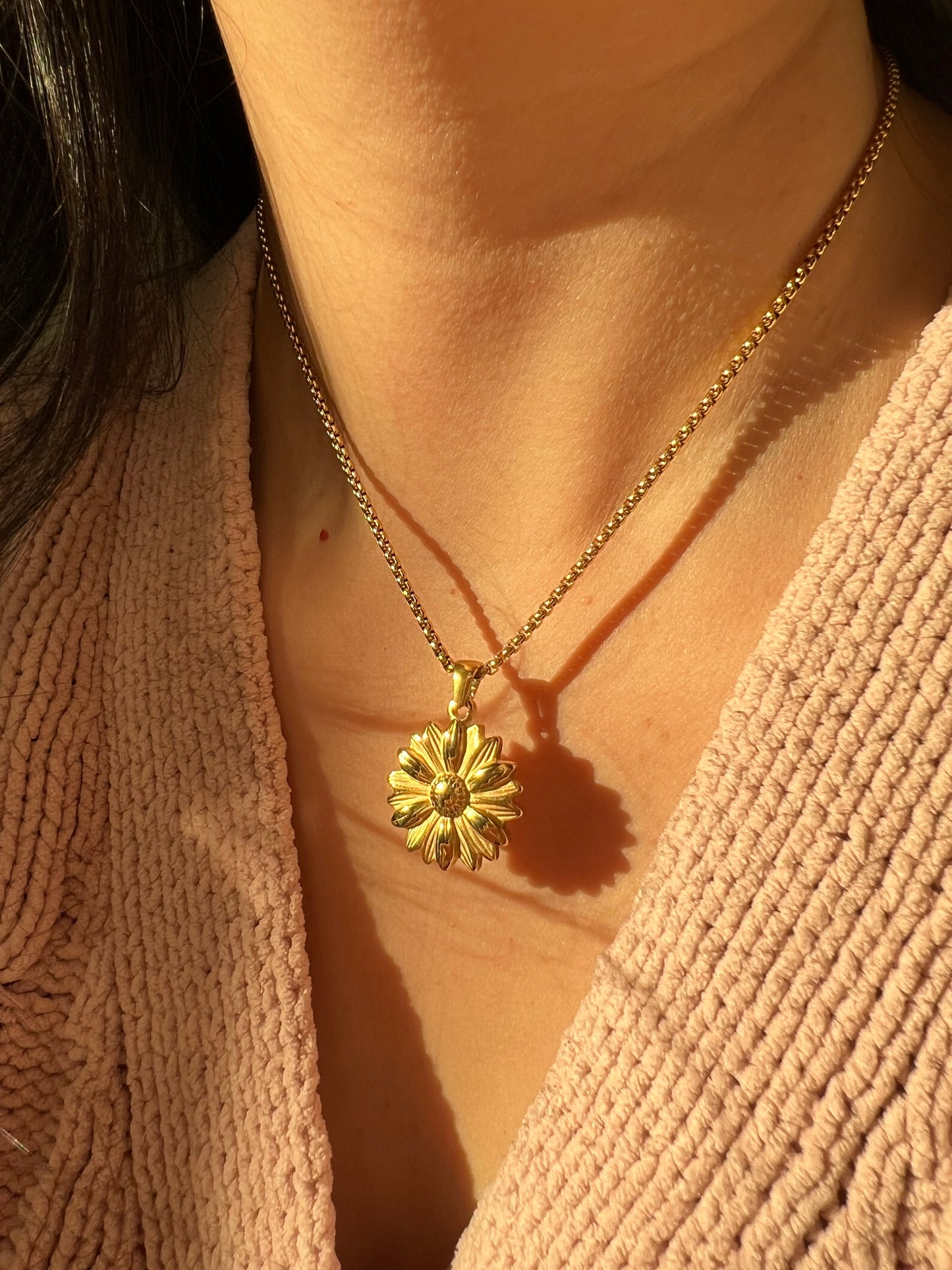 Daisy necklace