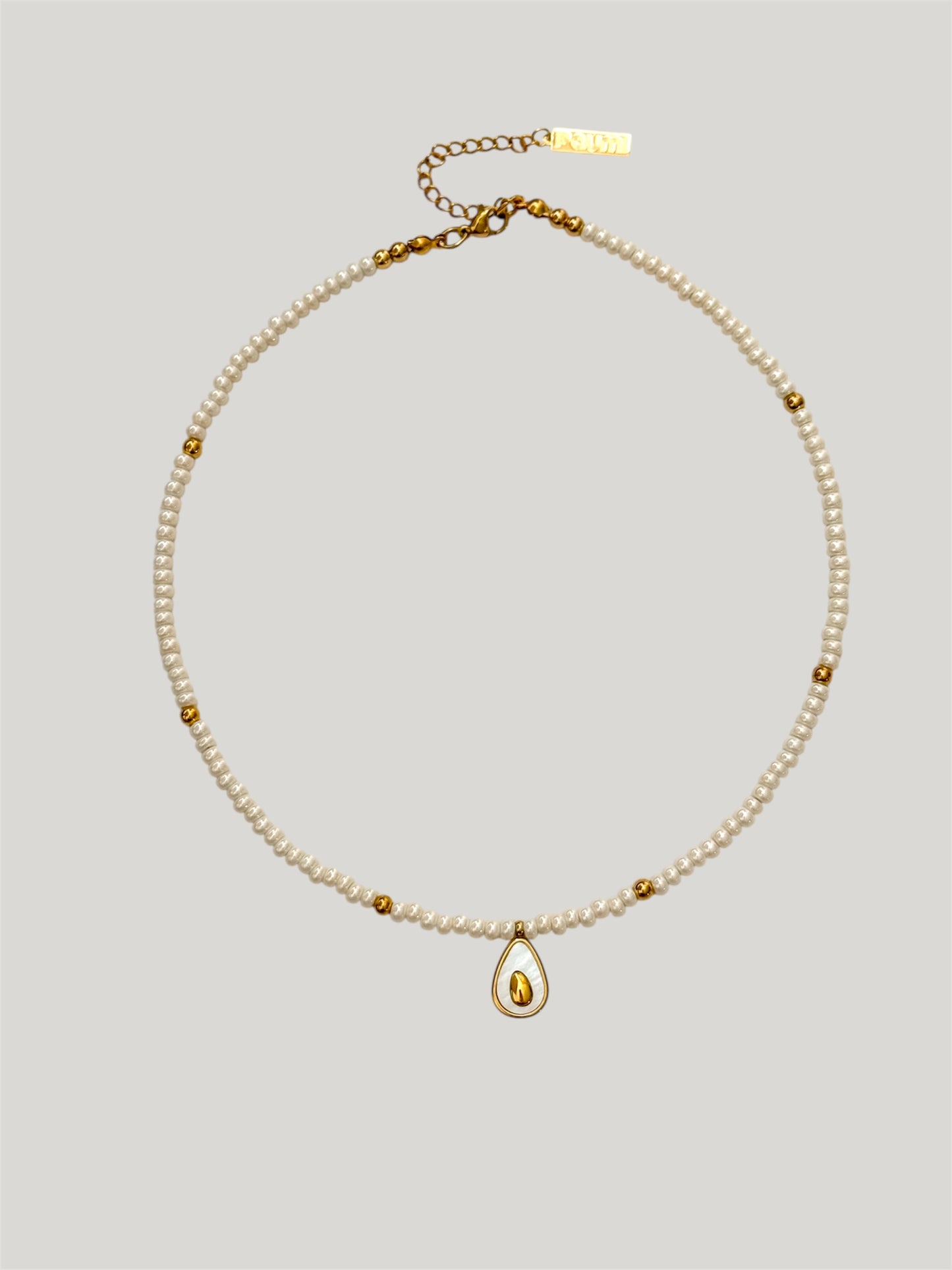 Avo beads necklace
