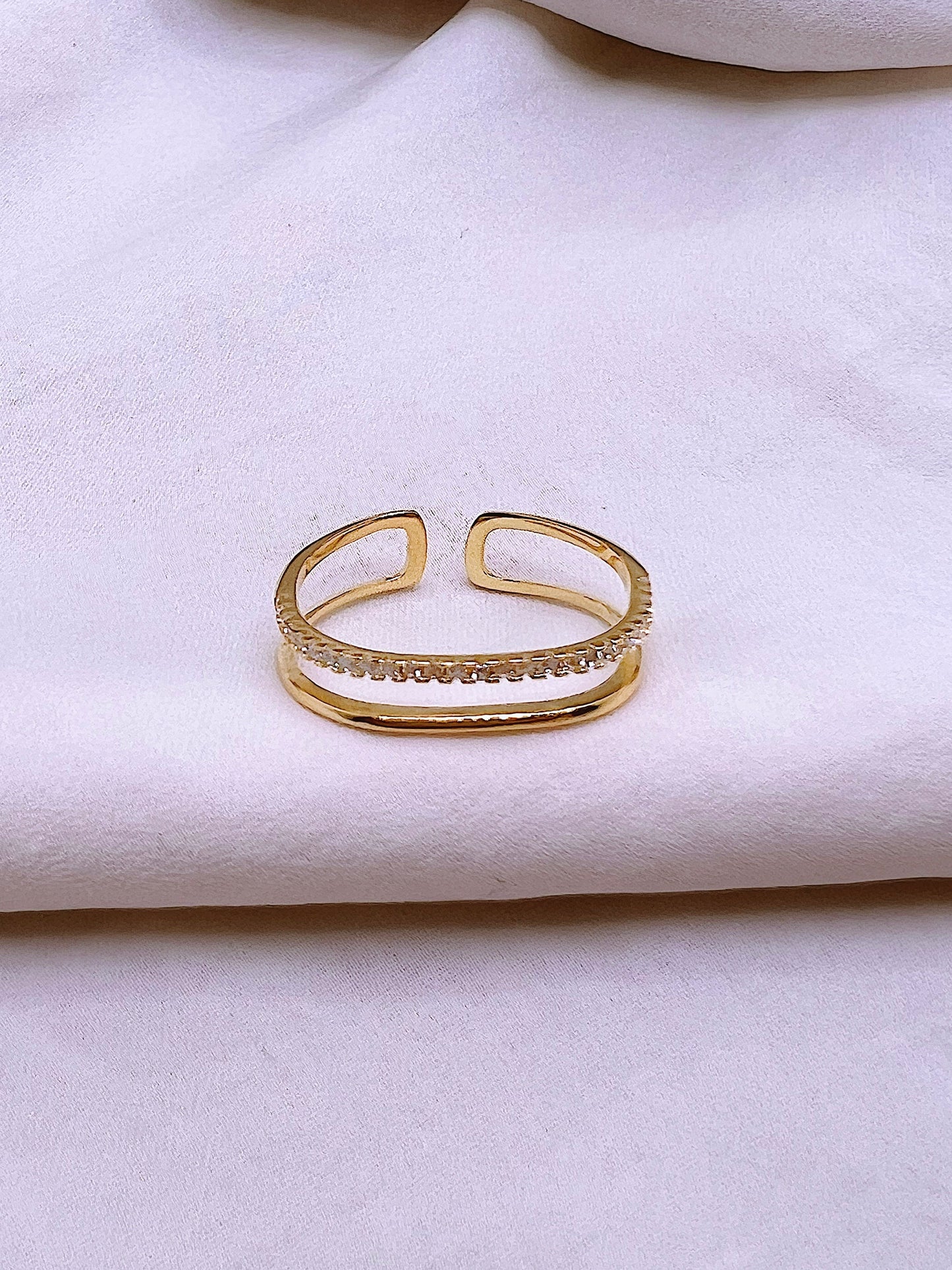 Lara Ring (925 Sterling Silver)