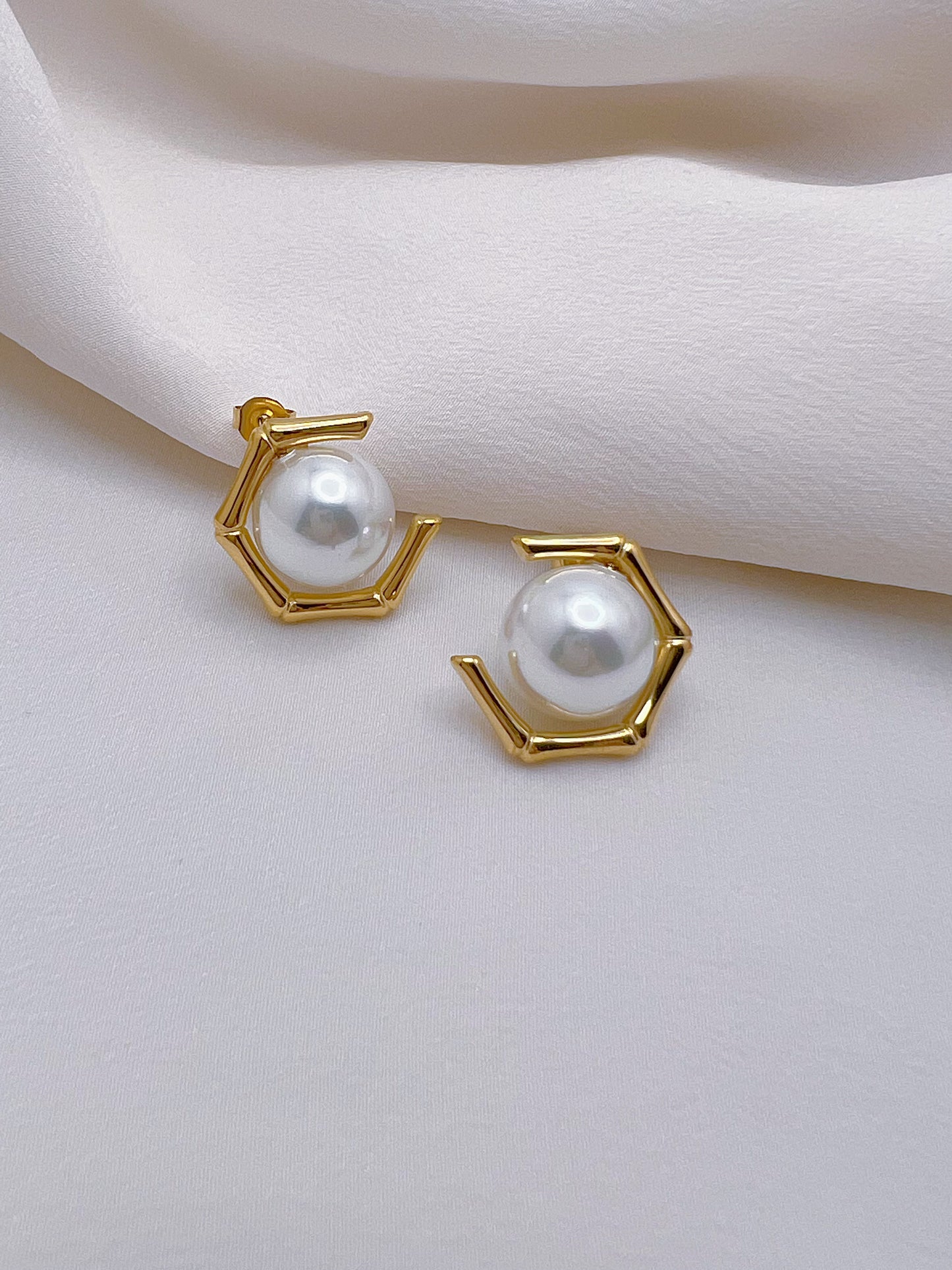 Hexagon Pearl Earring - Paumi