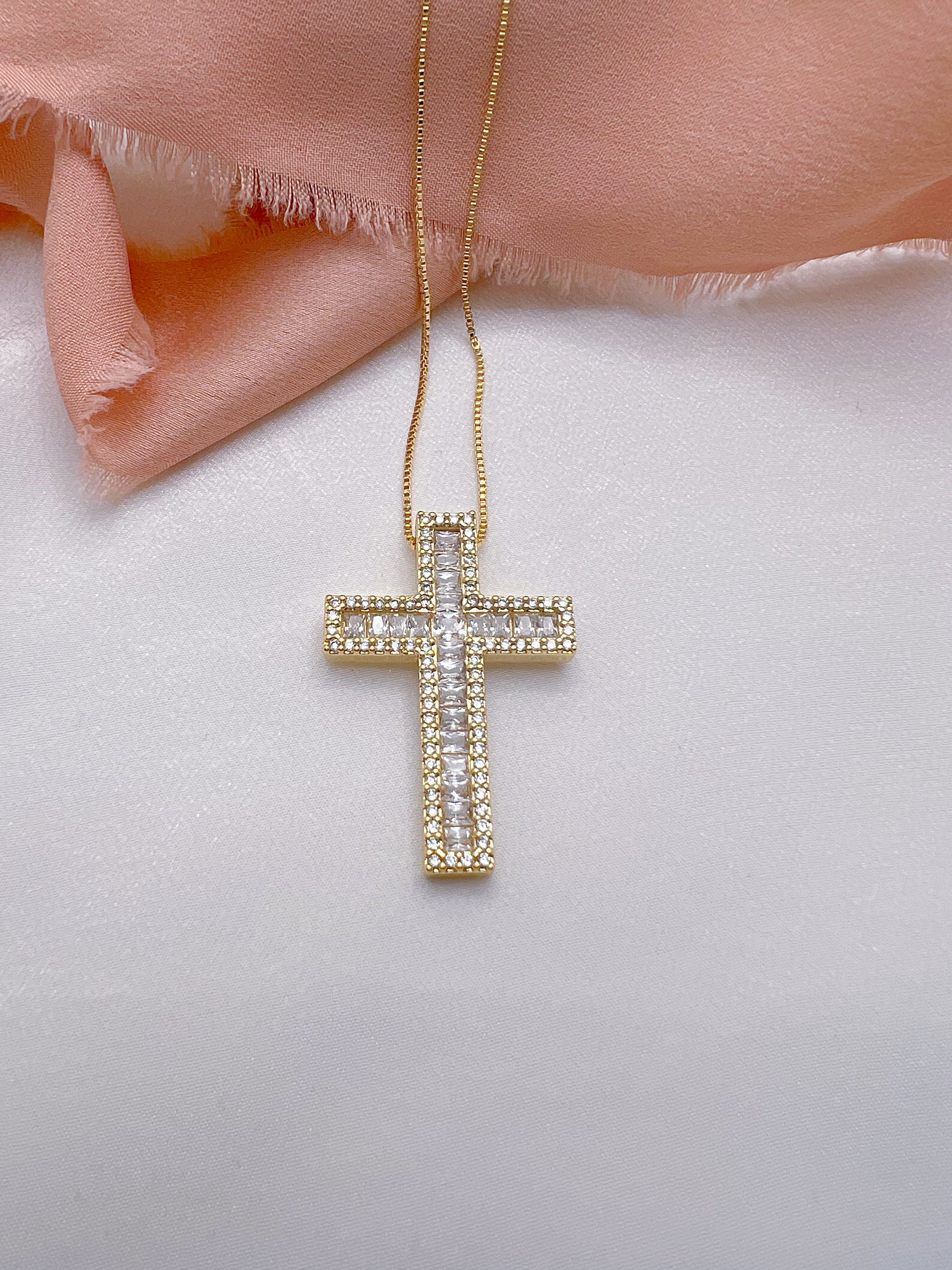 Cross Pendant Necklace - Paumi